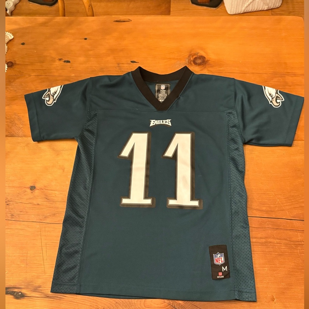 Boys EAGLES Jersey Youth M Carson Wentz 11 NFL Jersey EUC. GO BIRDS!!